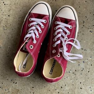 MAROON CONVERSE